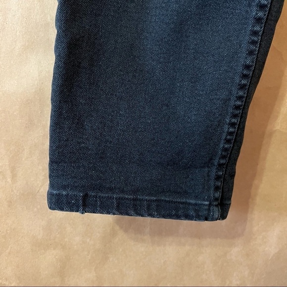 Levi’s Vintage 550 Distressed High Rise Relaxed Fit Tapered Mom Jeans Size 32 - Picture 9 of 16